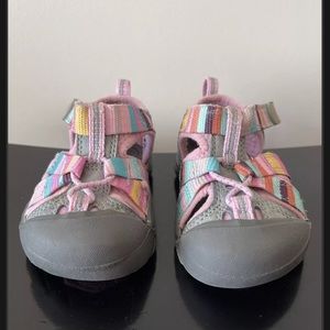 KEEN Child Venice Closed Toe Water Beach Shoes Sandal Striped, Lilac Size 4